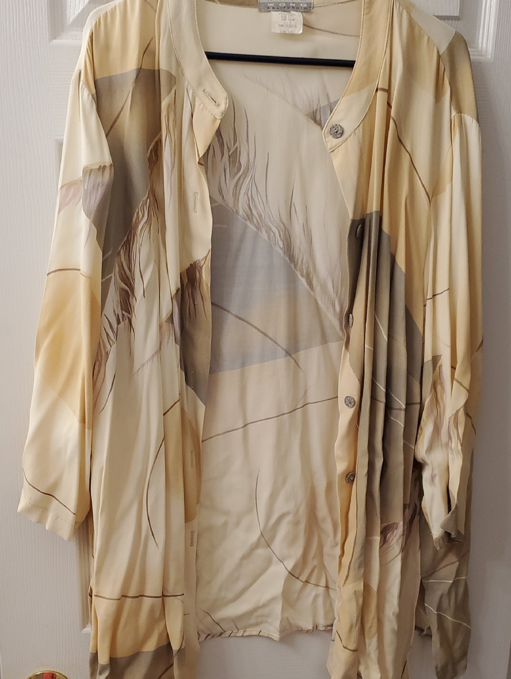Lightweight Cream & Beige Printed Button-Front Women's Top